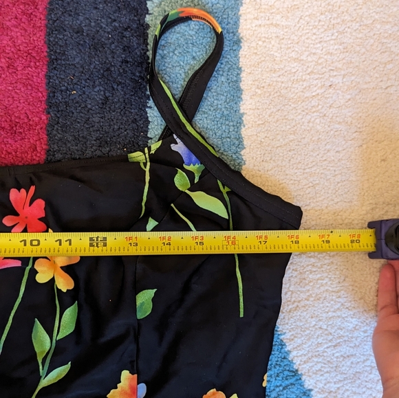 Y2K Cropped Floral Swim Top - Picture 4 of 9
